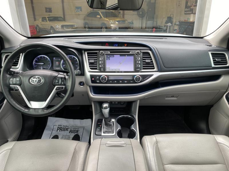 Toyota Highlander Limited FWD V6 2018