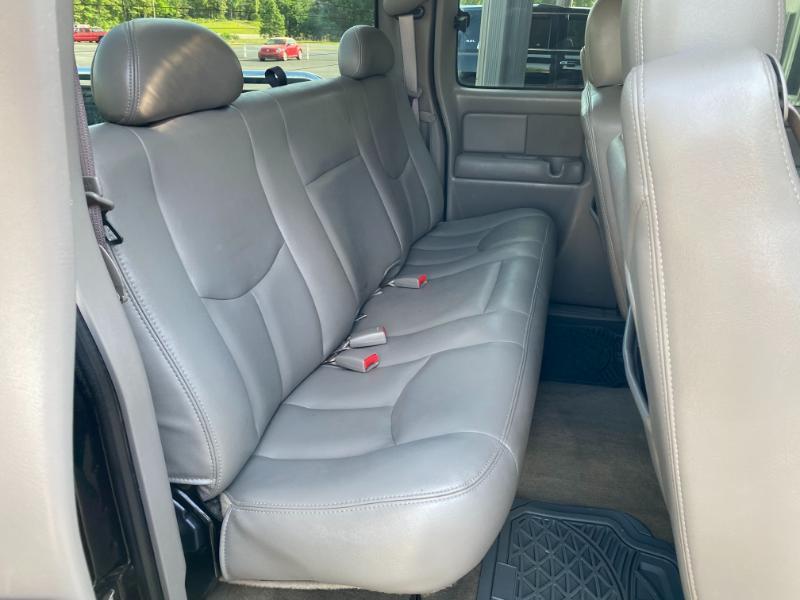 Chevrolet Silverado 1500 Z71 Ext Cab 4WD 4D 2004