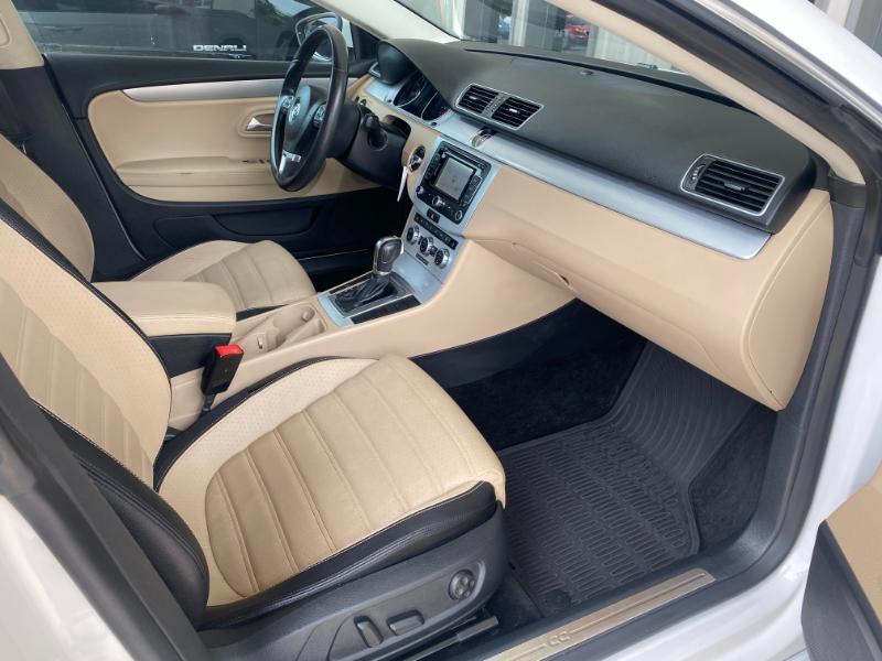 Volkswagen CC Sport w/Lighting Package 2013