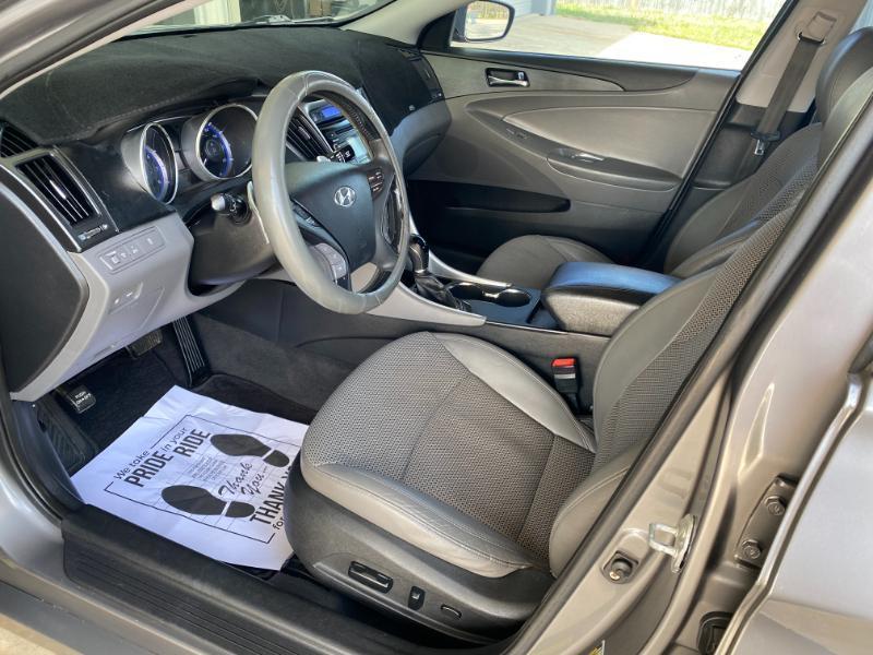 Hyundai Sonata SE 2011