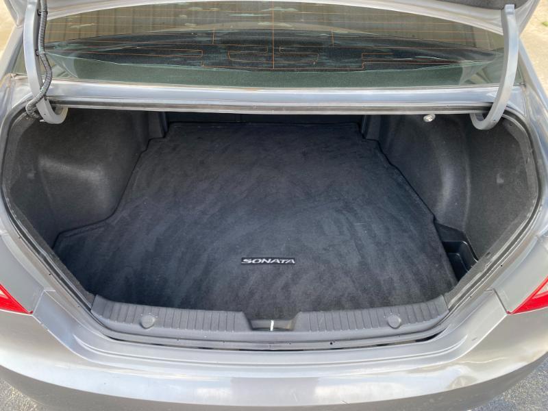 Hyundai Sonata SE 2011