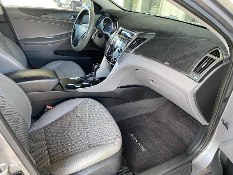 Hyundai Sonata SE 2011