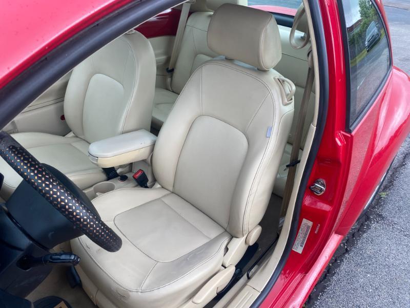 Volkswagen New Beetle SE 2008