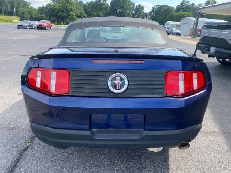 Ford Mustang V6 Convertible 2010