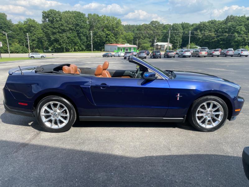 Ford Mustang V6 Convertible 2010
