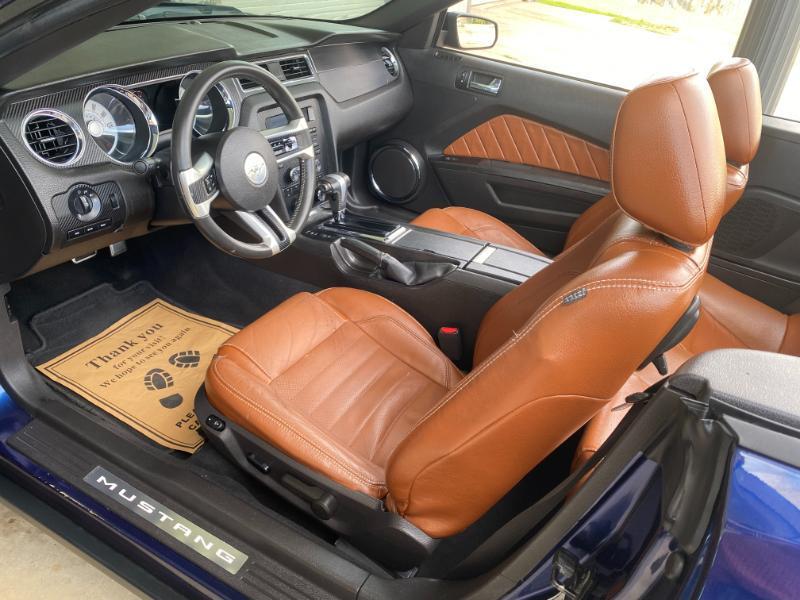 Ford Mustang V6 Convertible 2010