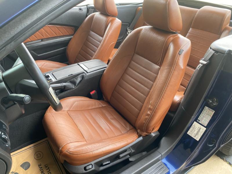 Ford Mustang V6 Convertible 2010