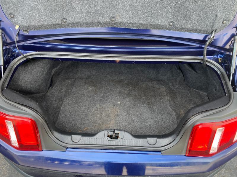 Ford Mustang V6 Convertible 2010
