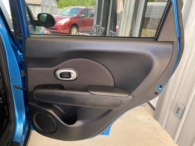 Kia Soul + w/Signature 2.0 Special Edition 2016
