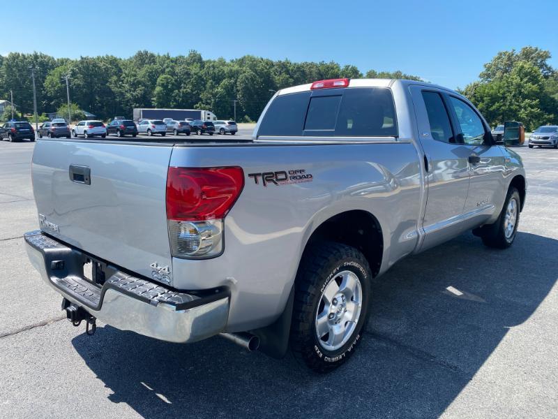 Toyota Tundra SR5 Double Cab 5.7L 4WD 2008