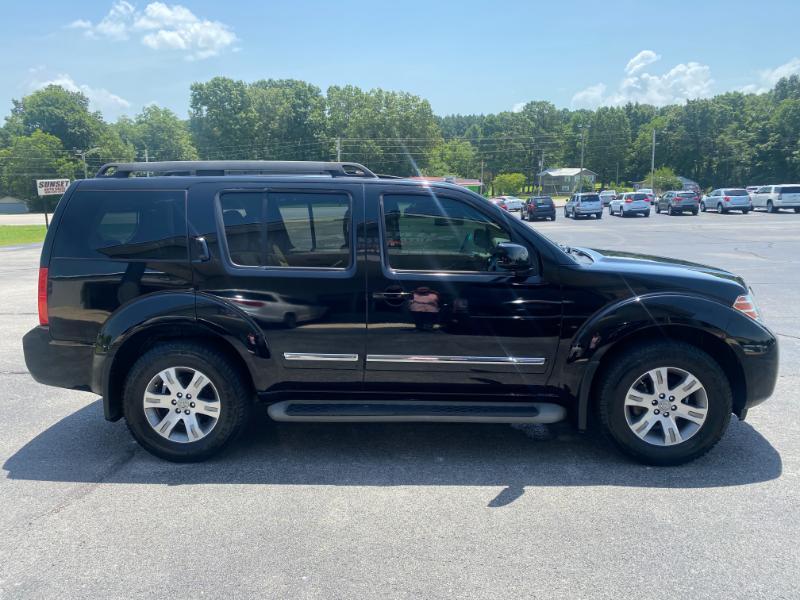 Nissan Pathfinder Silver Edition 4WD 2012
