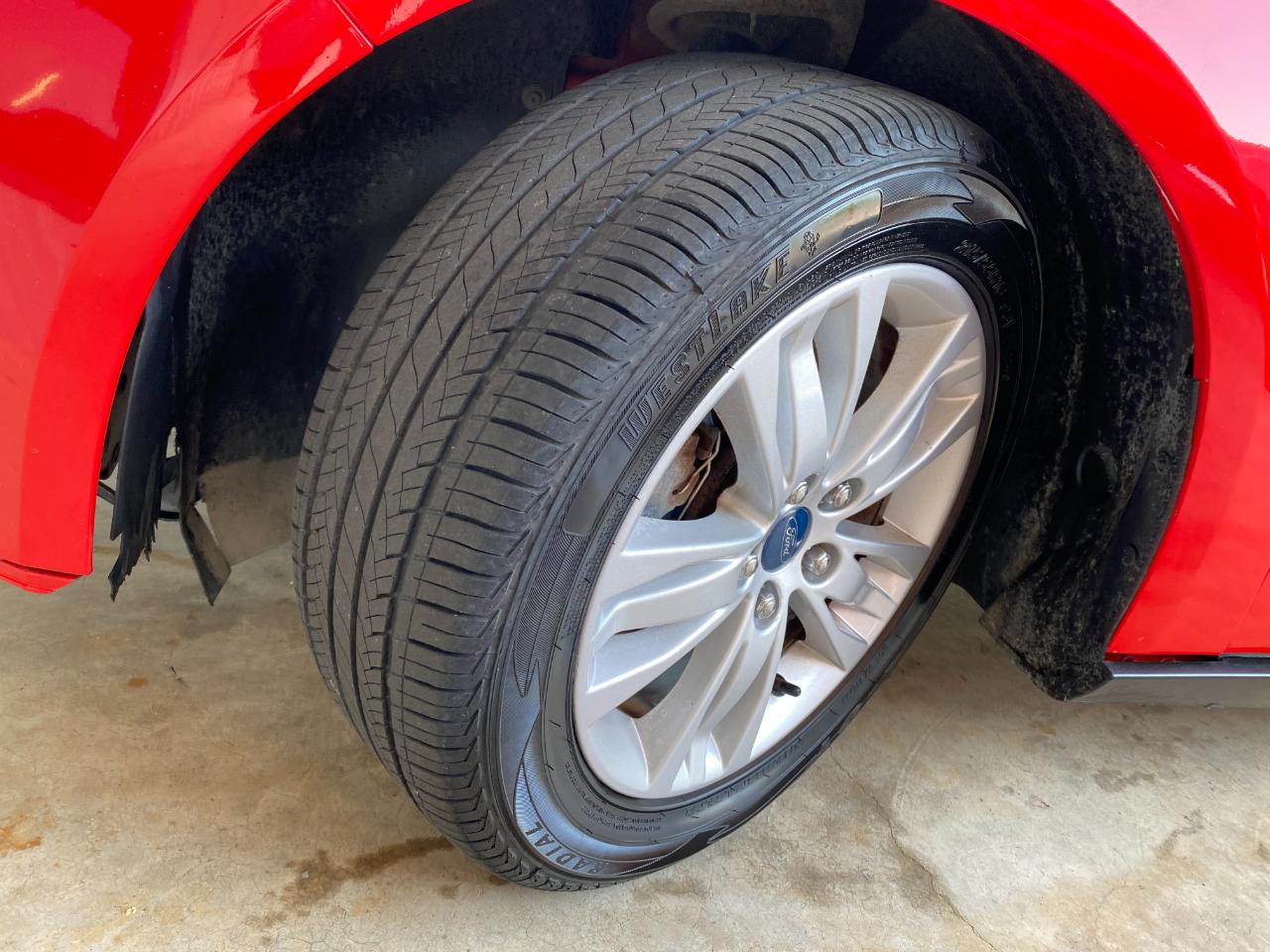 Ford Focus SEL Sedan 2012