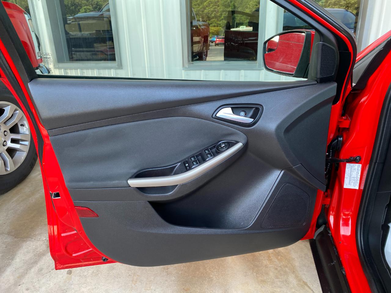 Ford Focus SEL Sedan 2012