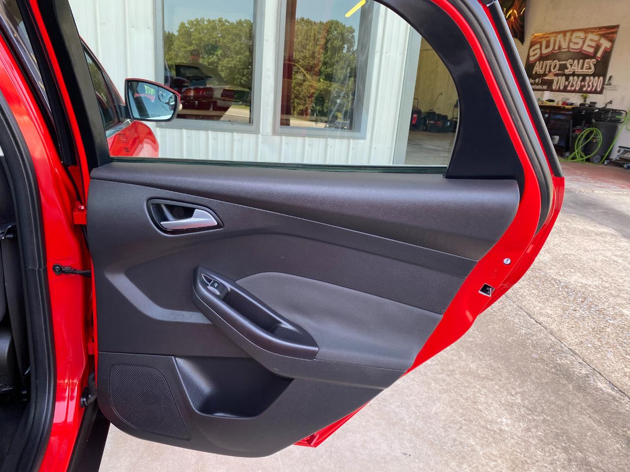 Ford Focus SEL Sedan 2012