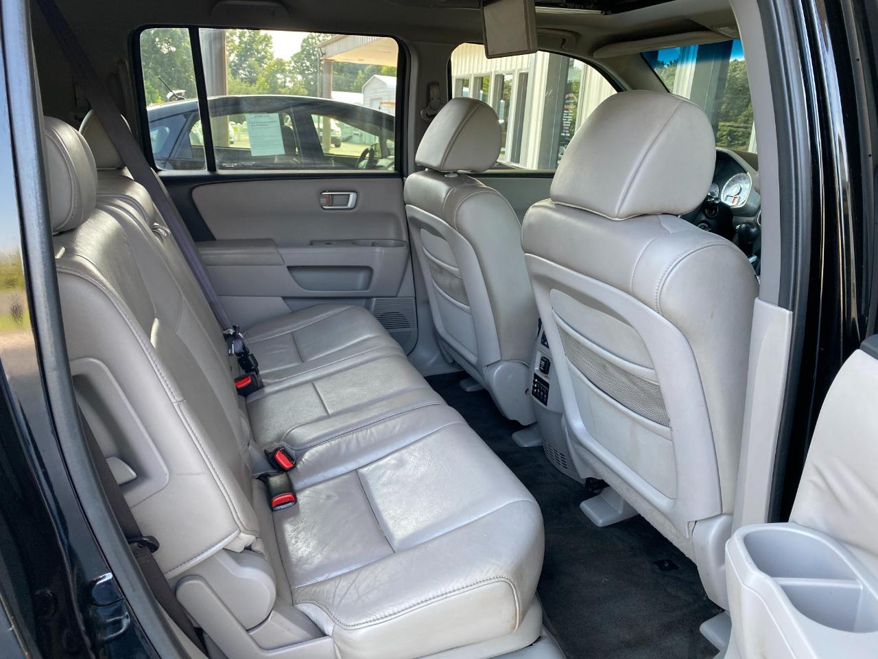 Honda Pilot EX-L 4WD 5-Spd AT with DVD 2011