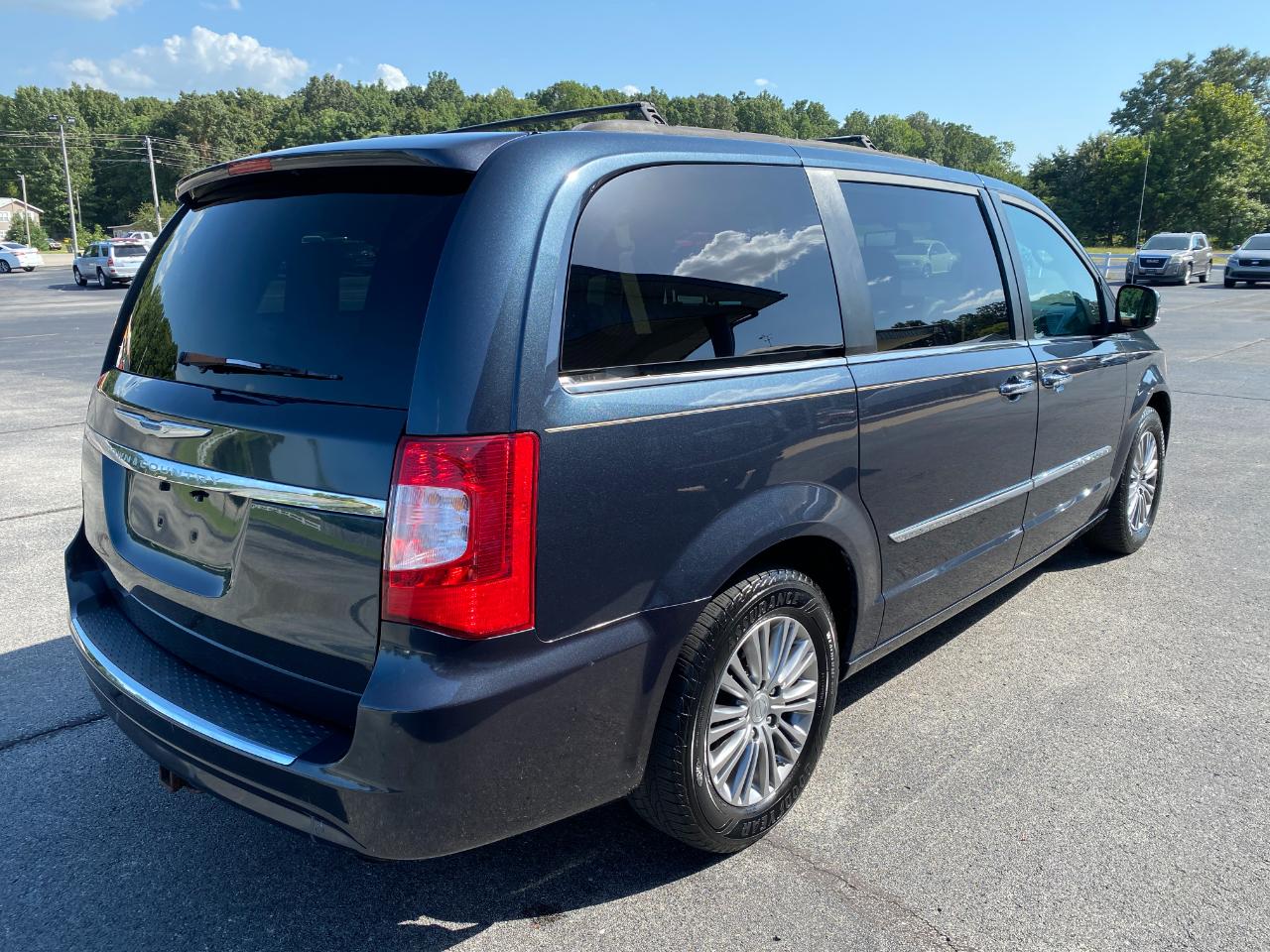 Chrysler Town & Country Touring-L 2014