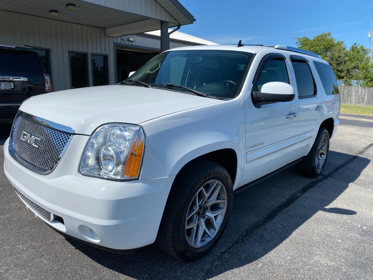 GMC Yukon Denali AWD 2008