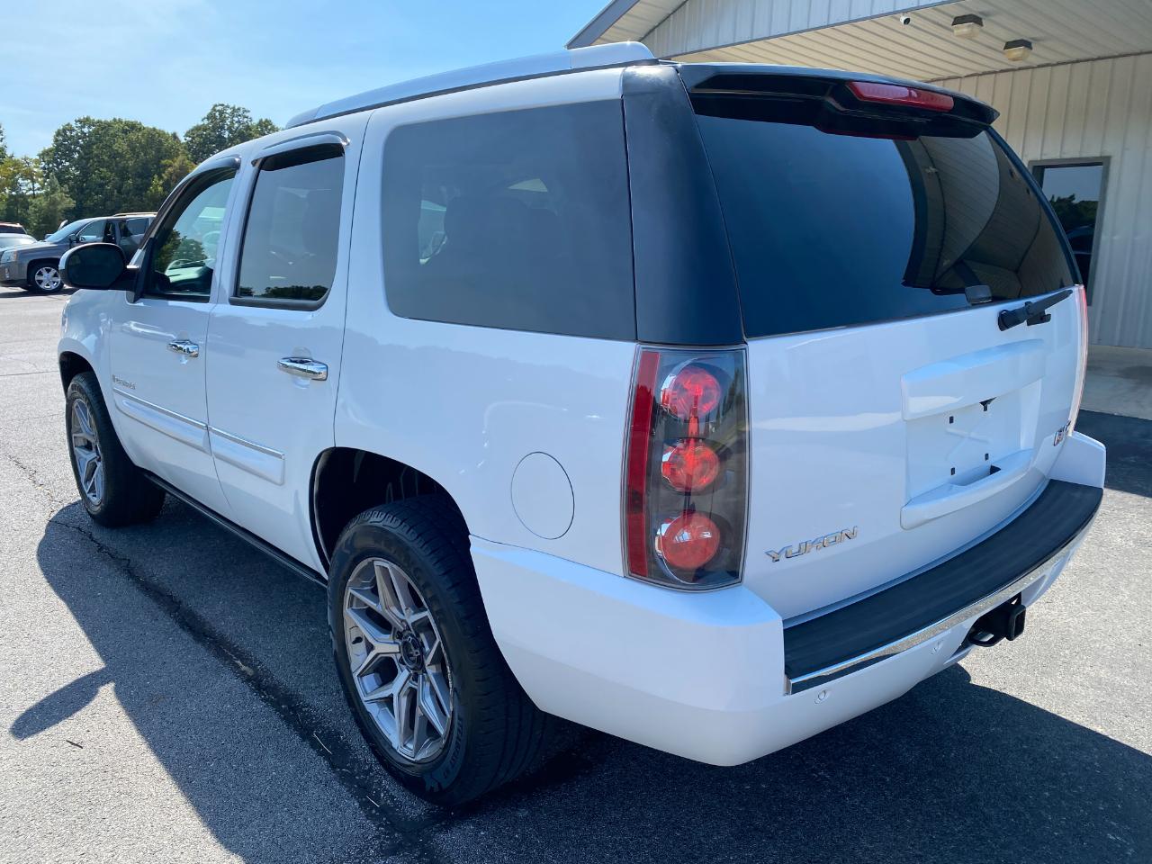GMC Yukon Denali AWD 2008