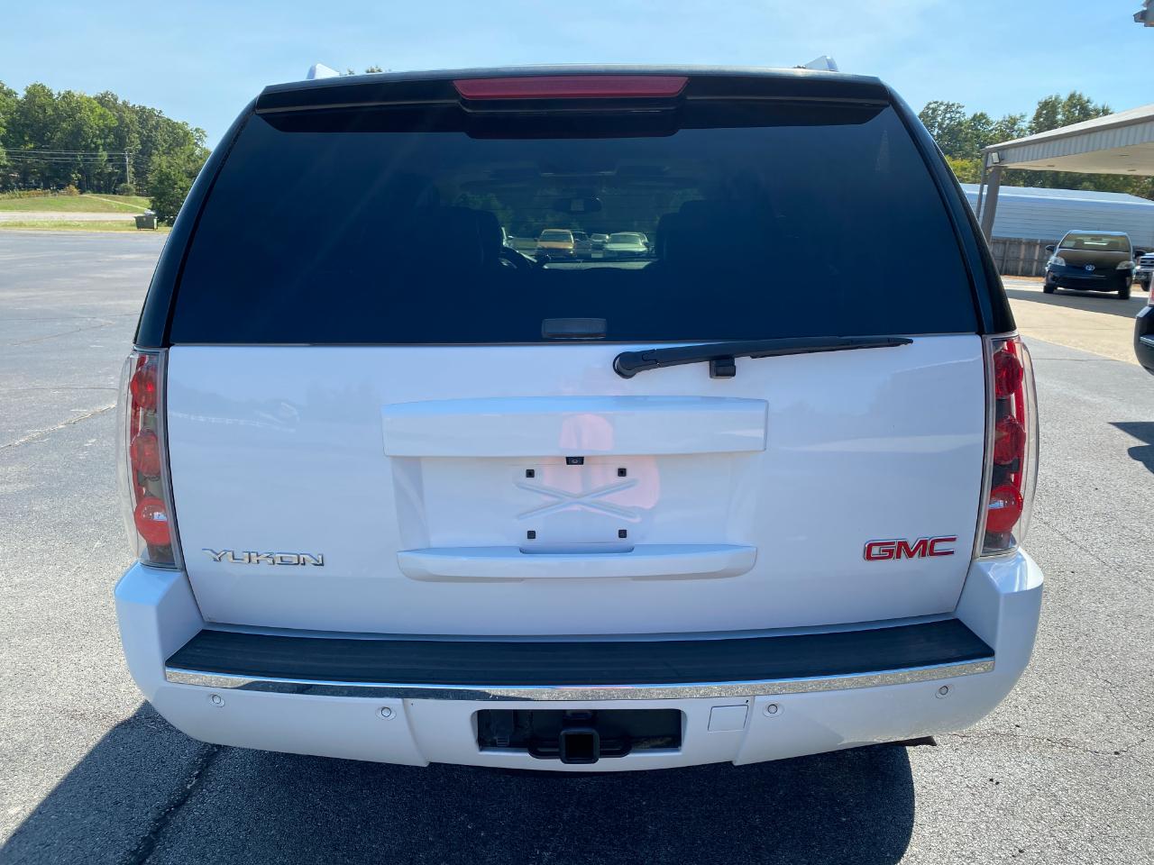 GMC Yukon Denali AWD 2008