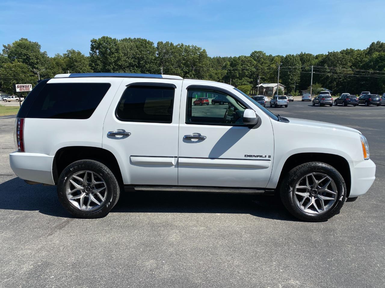 GMC Yukon Denali AWD 2008