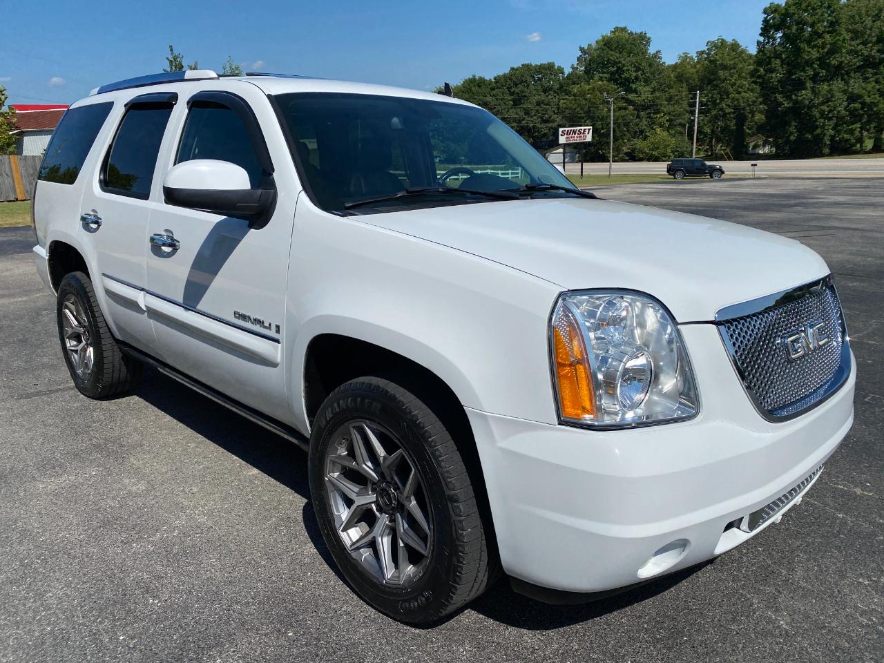 GMC Yukon Denali AWD 2008