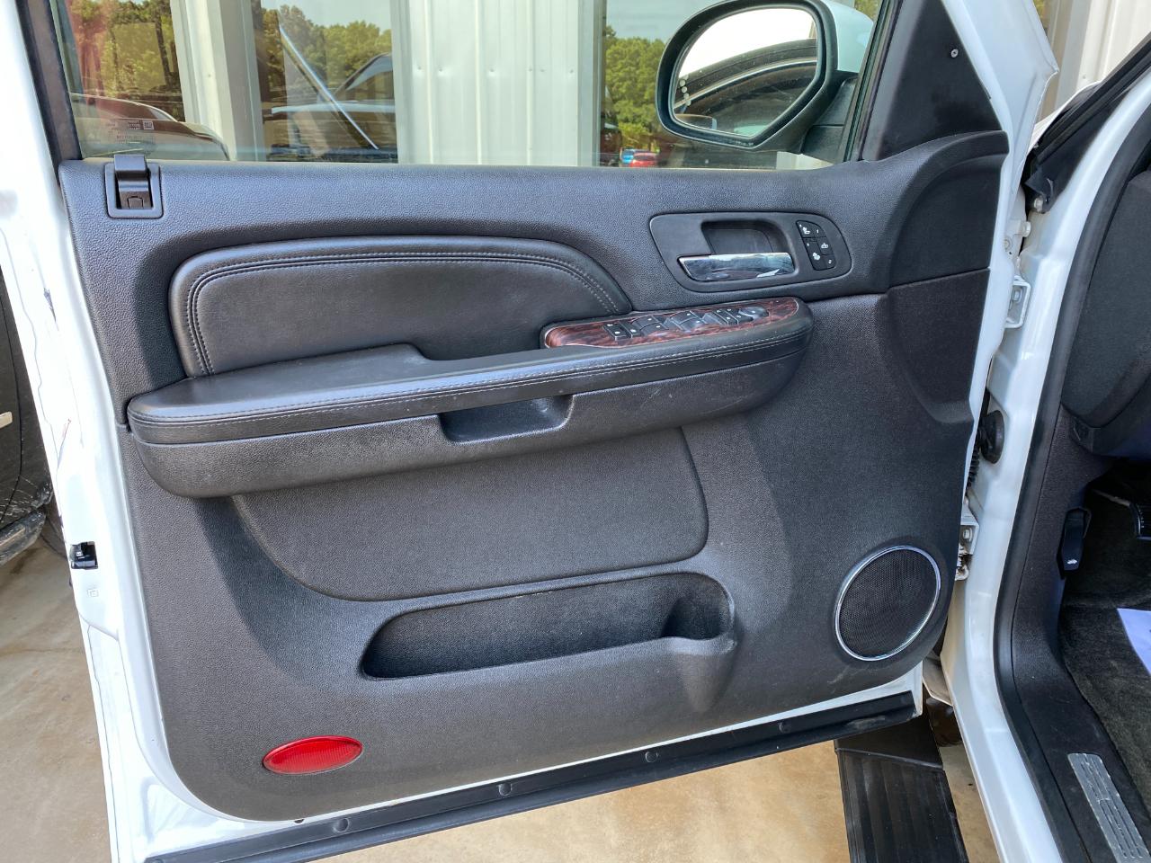 GMC Yukon Denali AWD 2008