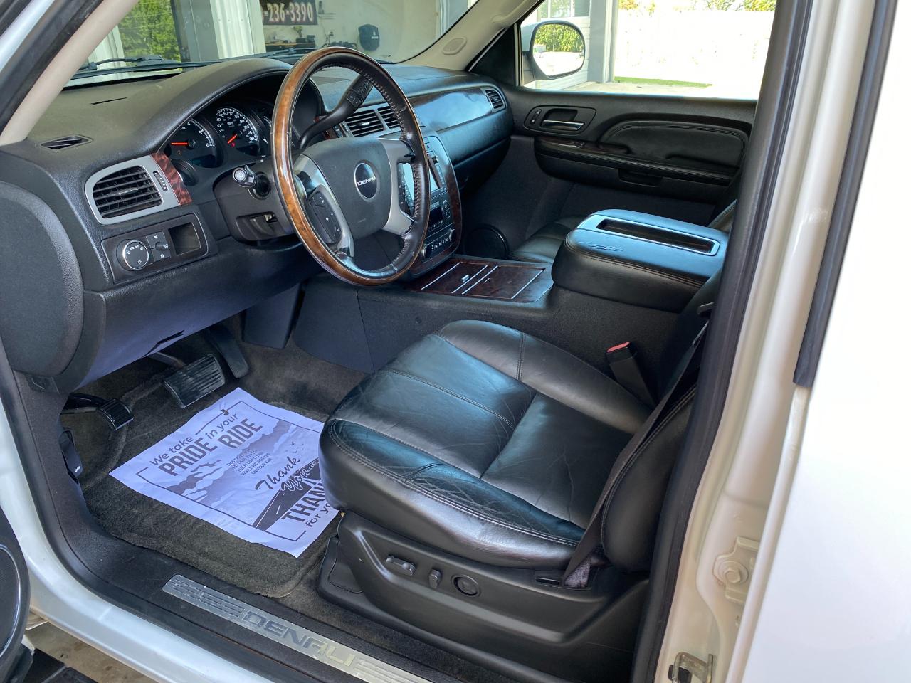 GMC Yukon Denali AWD 2008