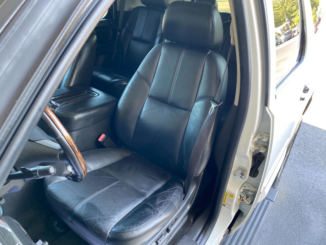 GMC Yukon Denali AWD 2008