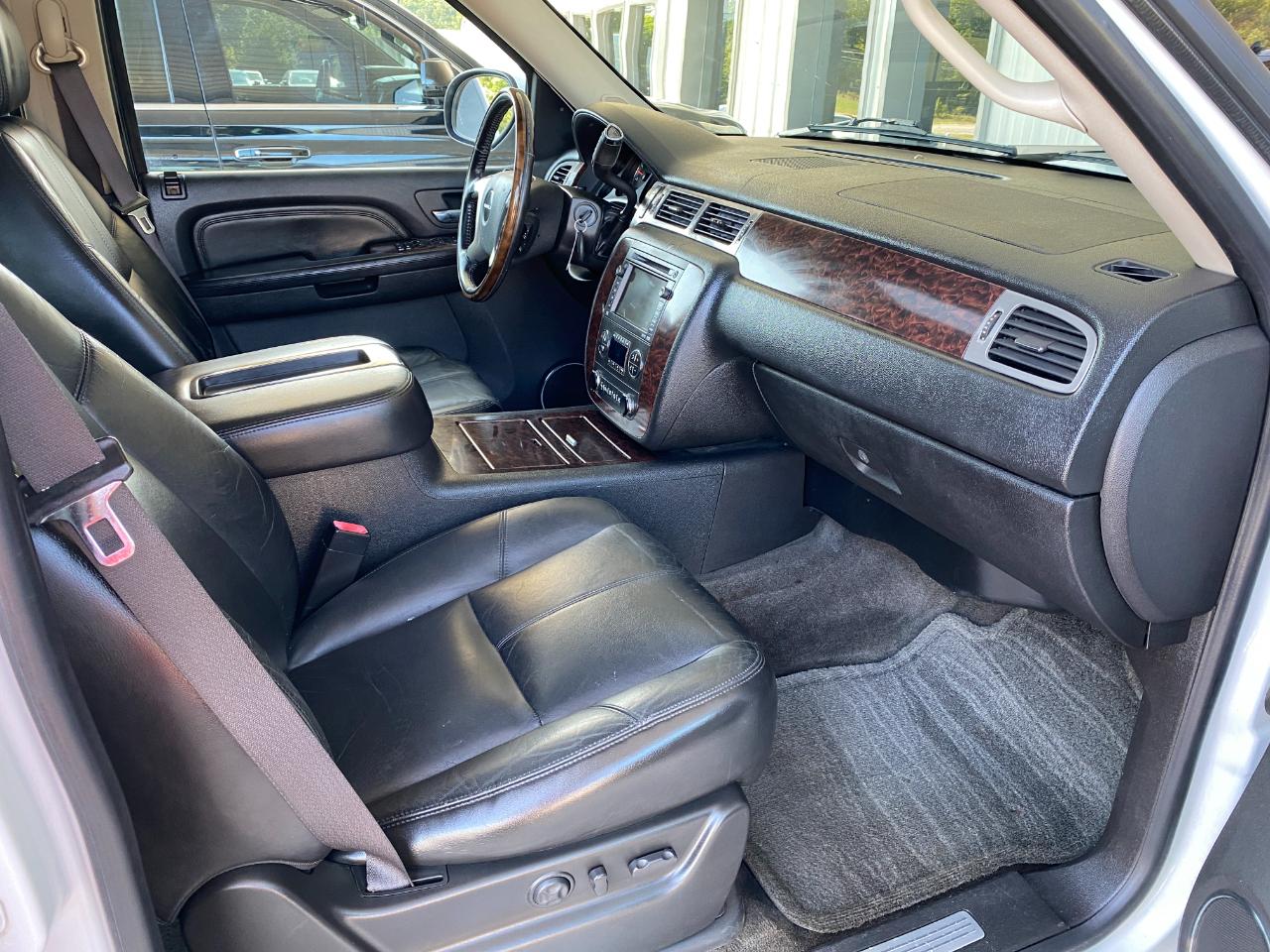 GMC Yukon Denali AWD 2008