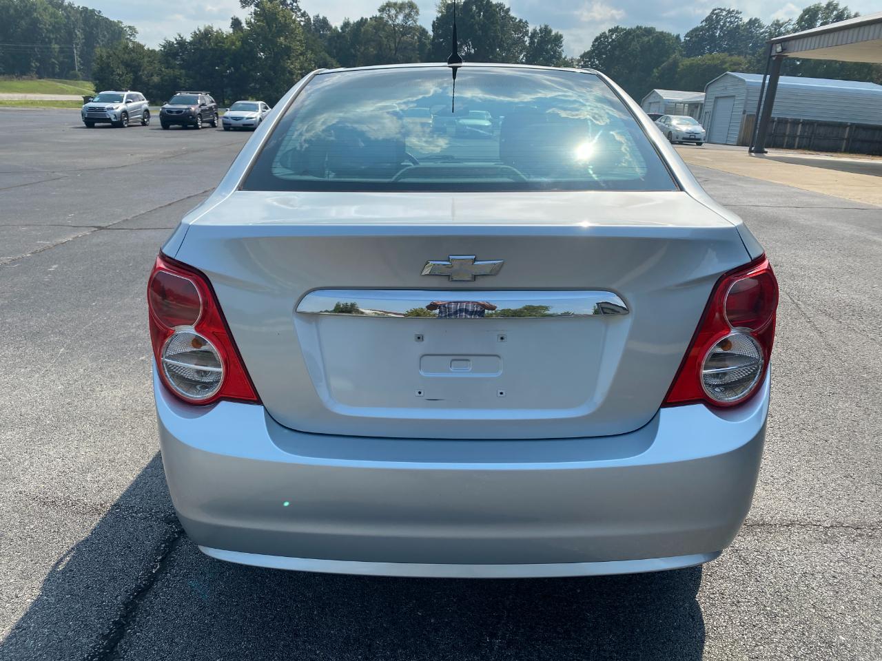 Chevrolet Sonic 2LT Sedan 2012