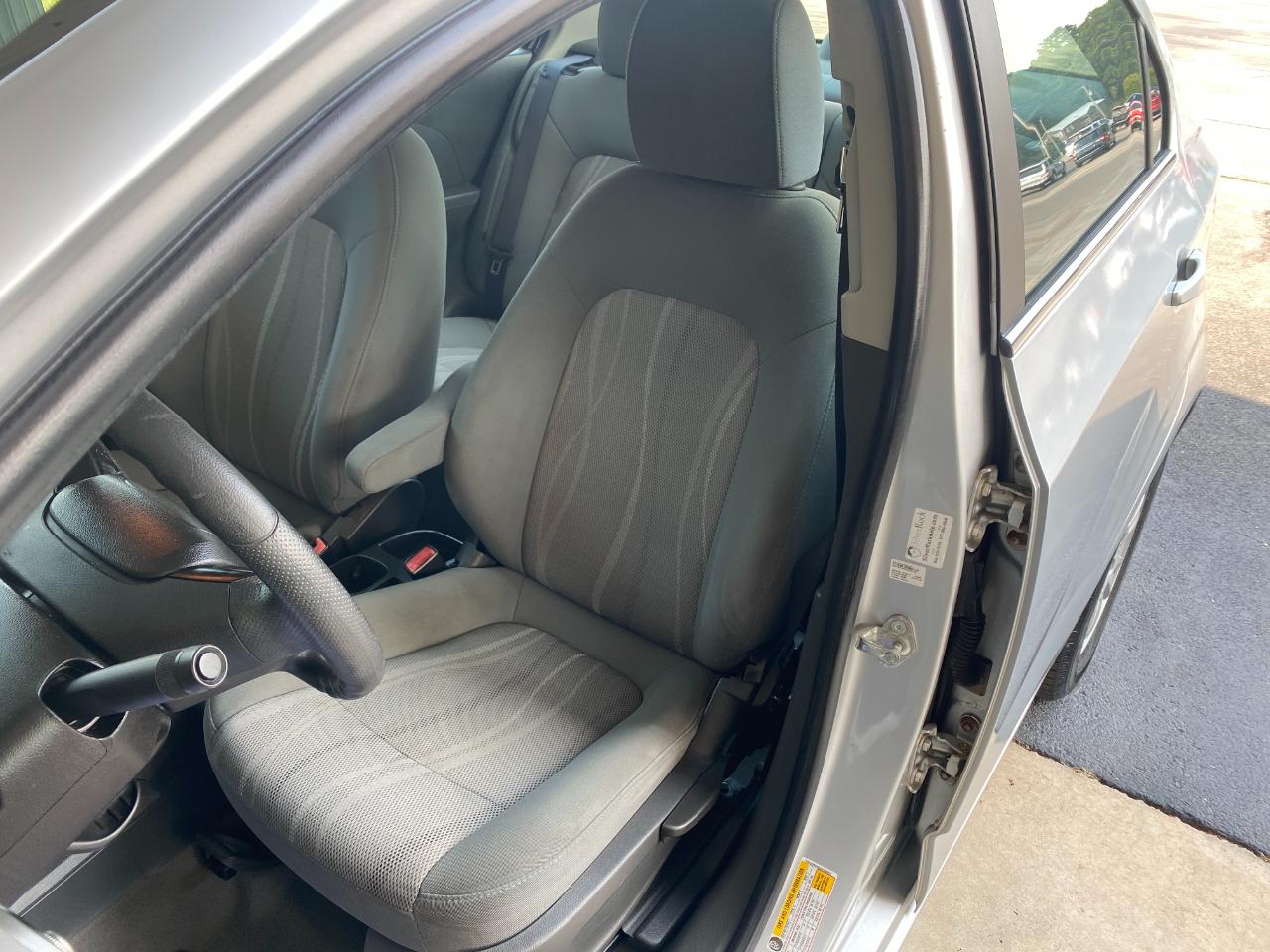 Chevrolet Sonic 2LT Sedan 2012