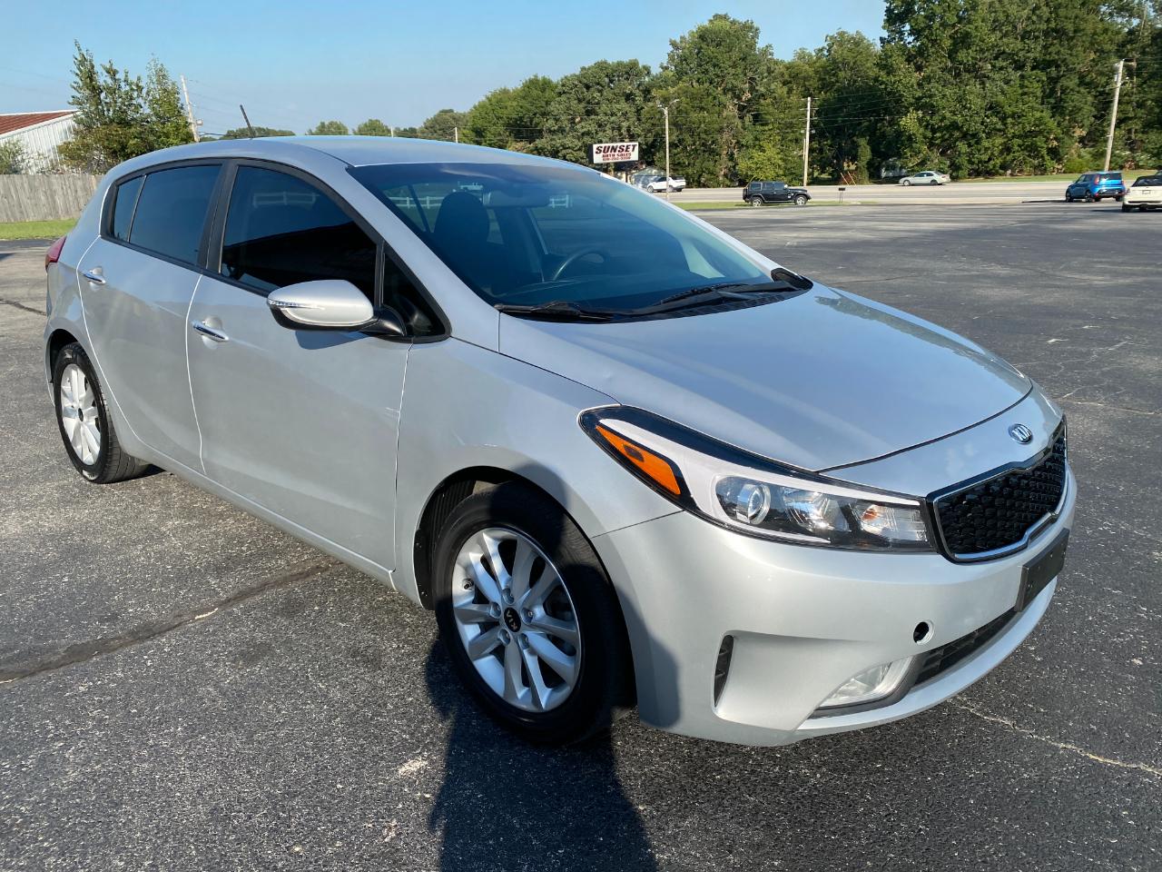 Kia Forte 5-Door LX 2017