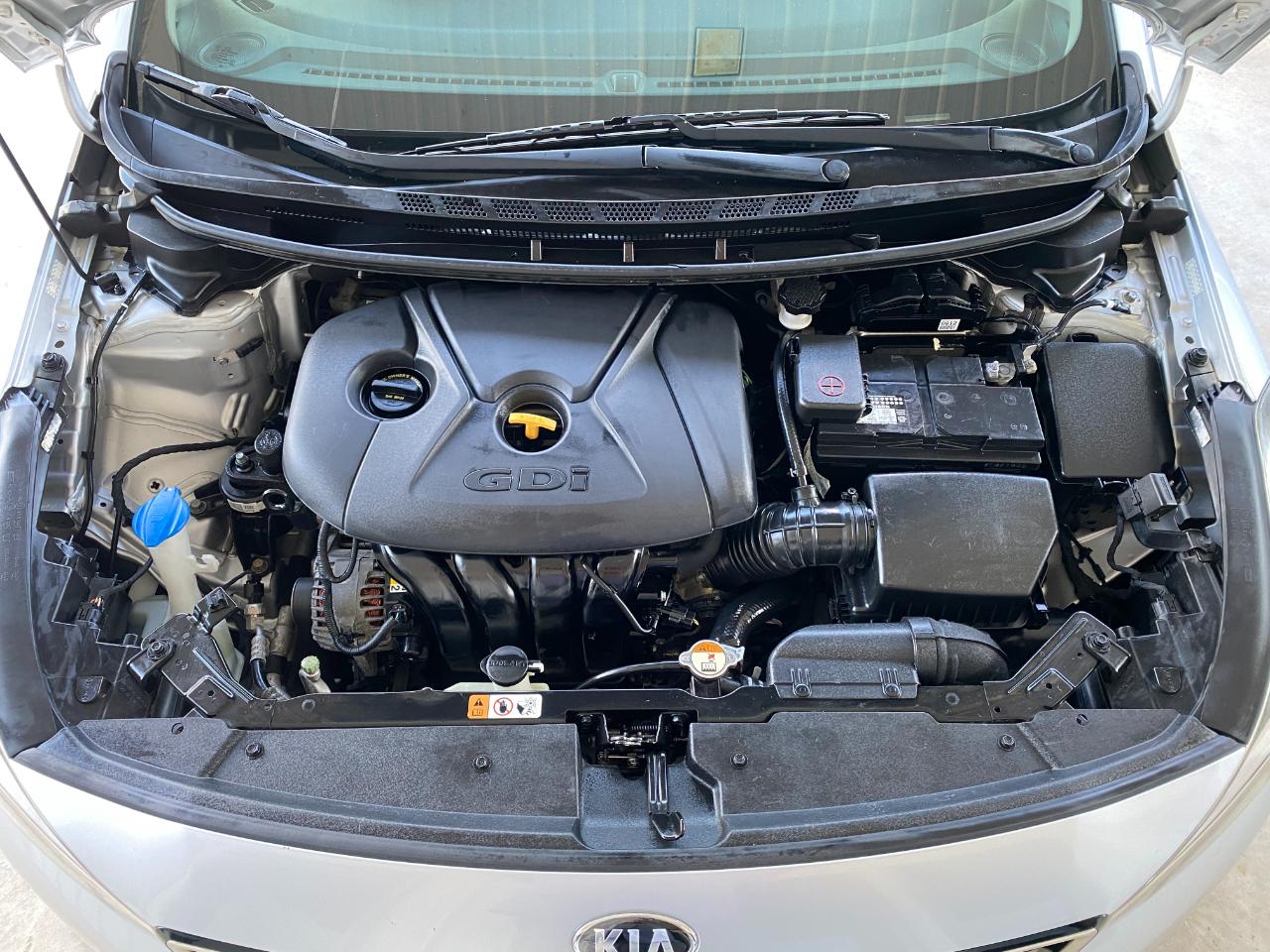 Kia Forte 5-Door LX 2017
