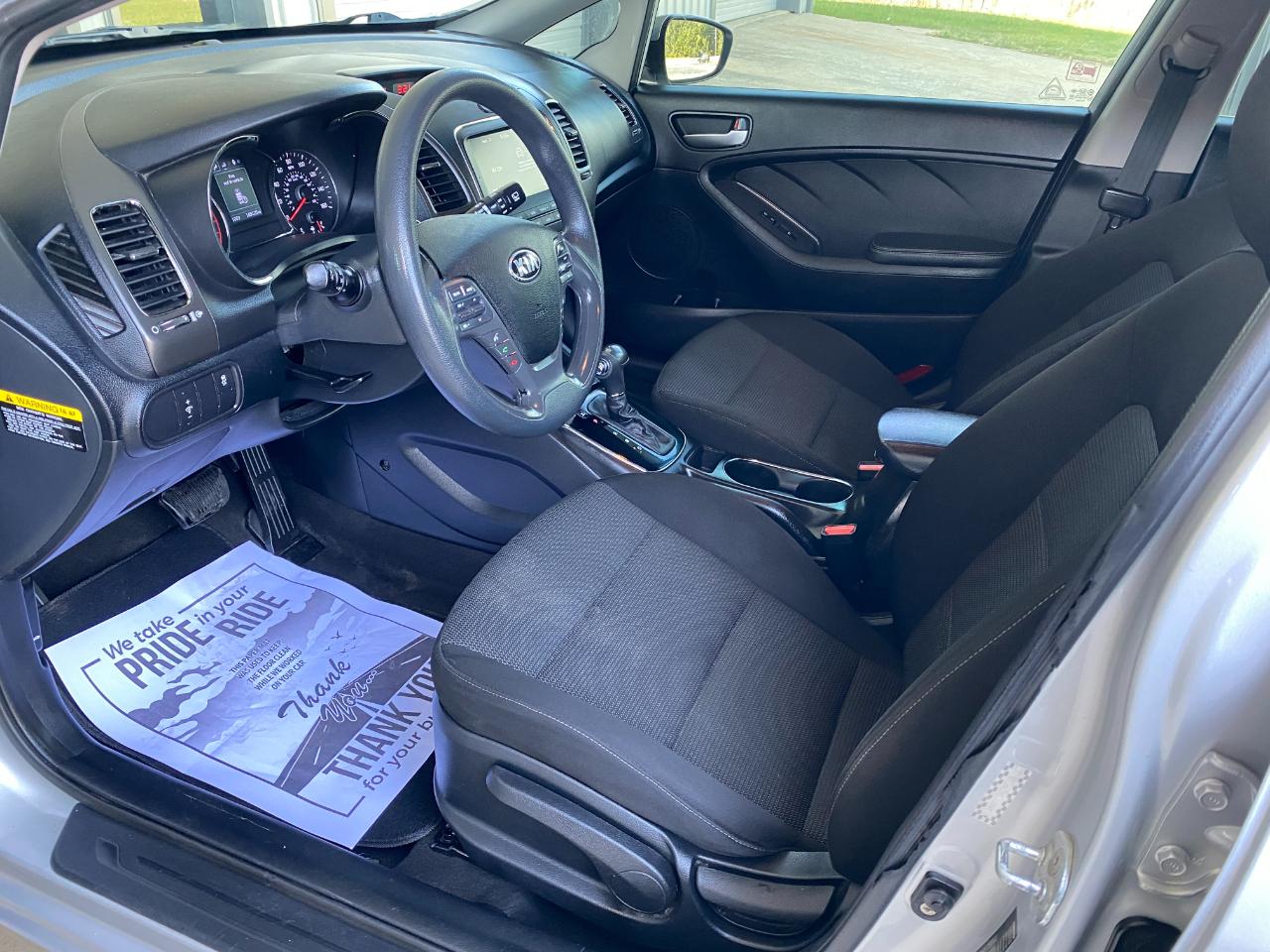 Kia Forte 5-Door LX 2017