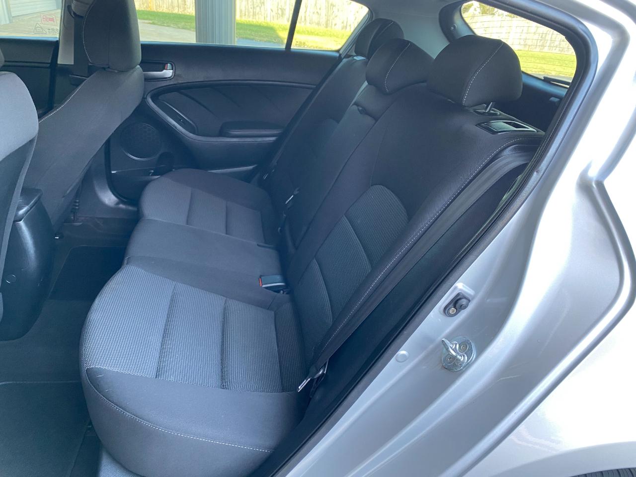 Kia Forte 5-Door LX 2017