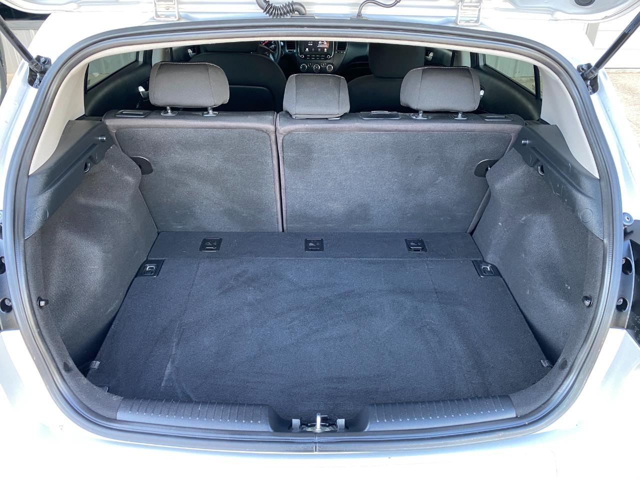 Kia Forte 5-Door LX 2017