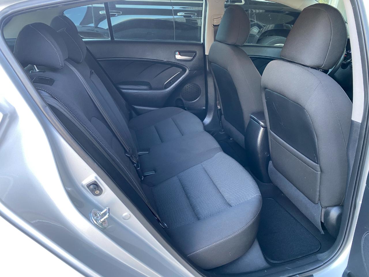 Kia Forte 5-Door LX 2017