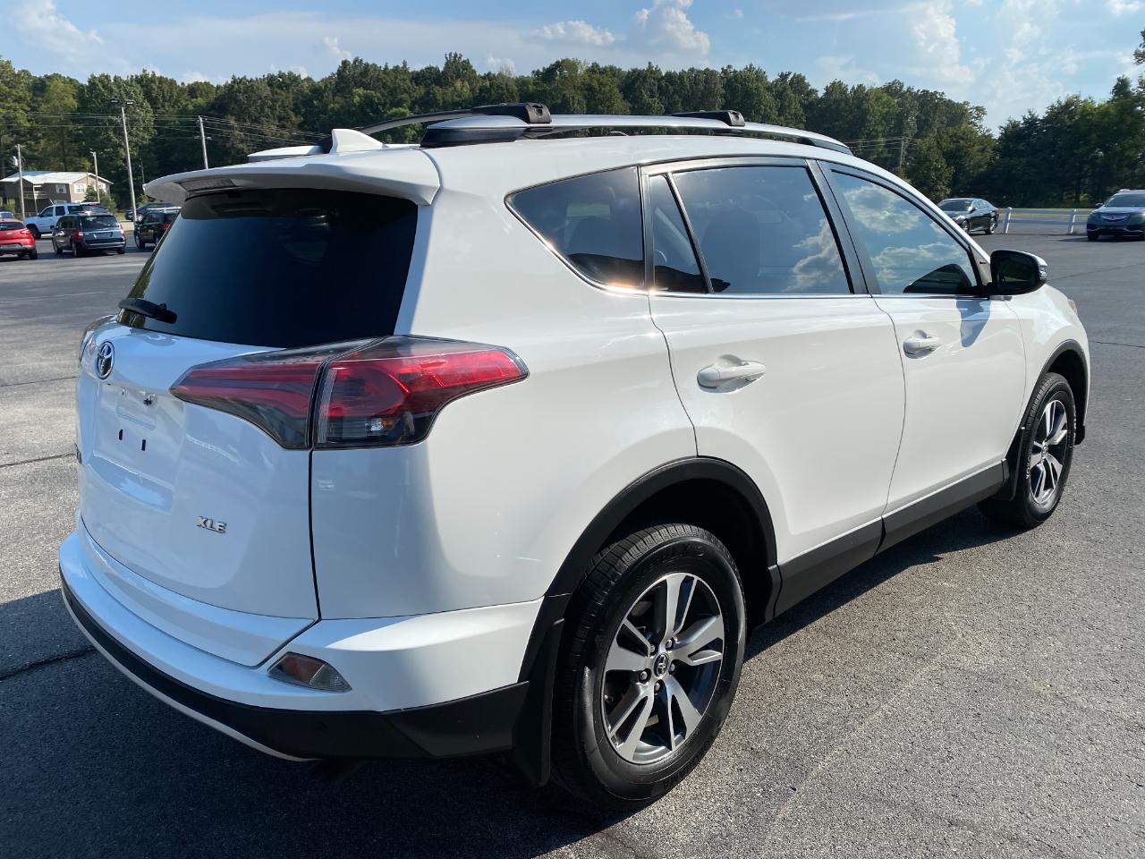 Toyota RAV4 XLE FWD 2018