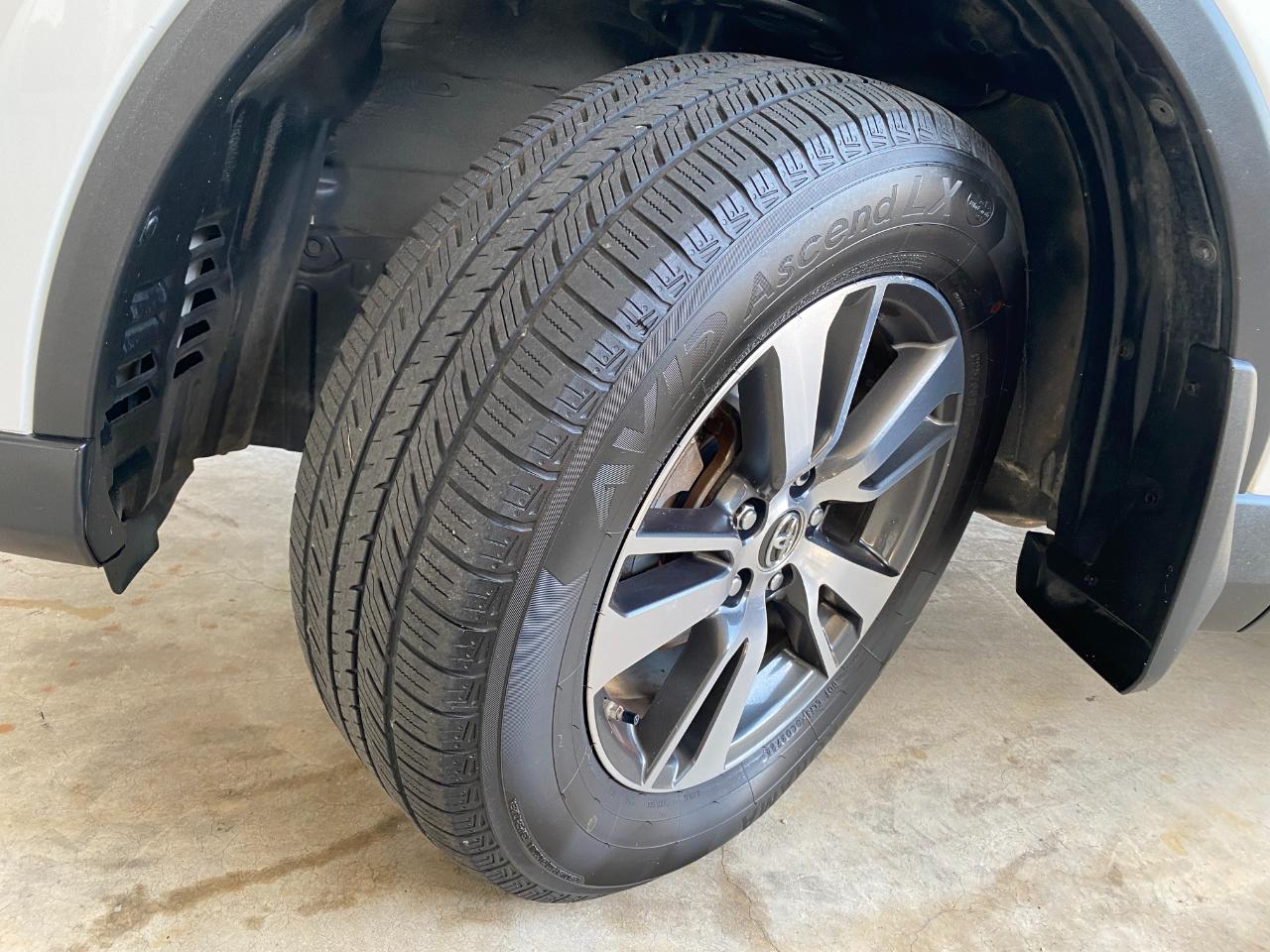 Toyota RAV4 XLE FWD 2018