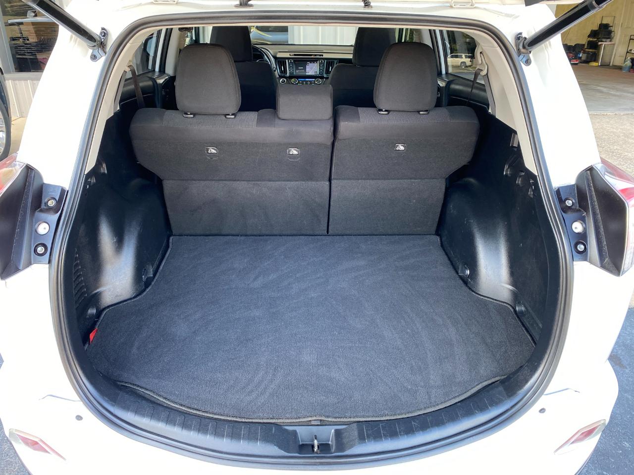 Toyota RAV4 XLE FWD 2018
