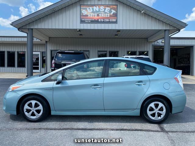 Green 2014 Toyota Prius Hatchback Front-Wheel Drive Automatic