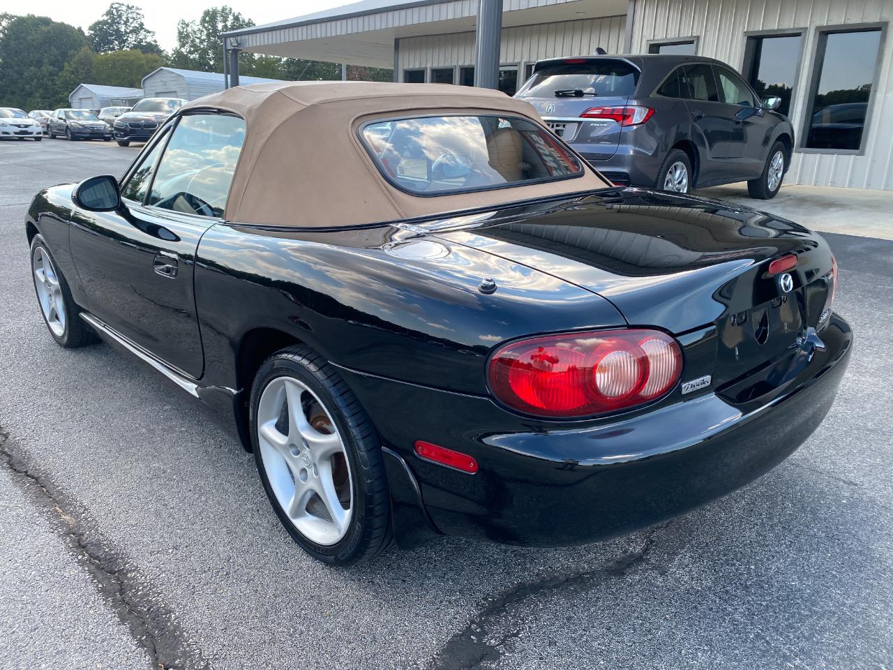 Mazda MX-5 Miata Base 2001