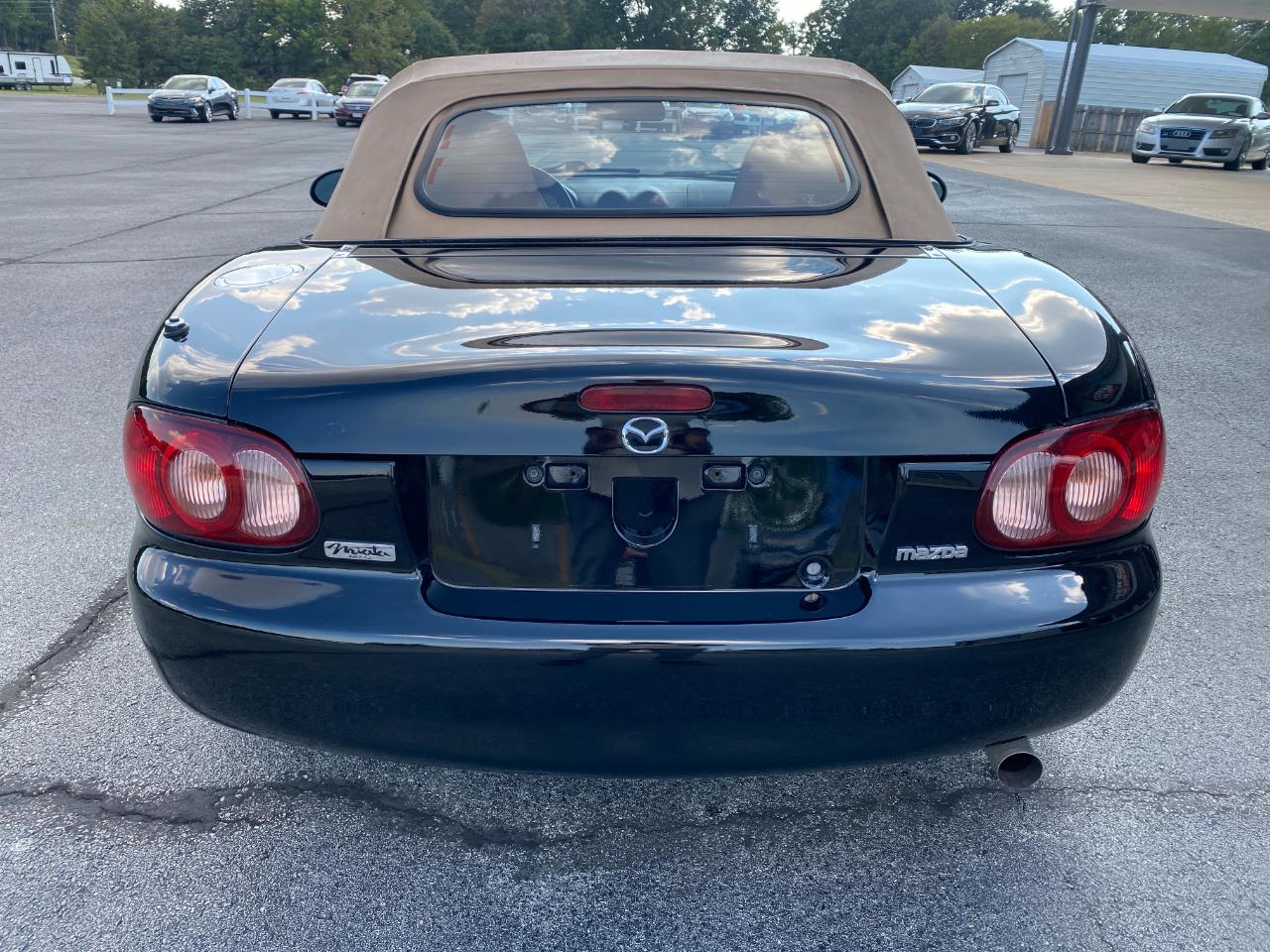 Mazda MX-5 Miata Base 2001