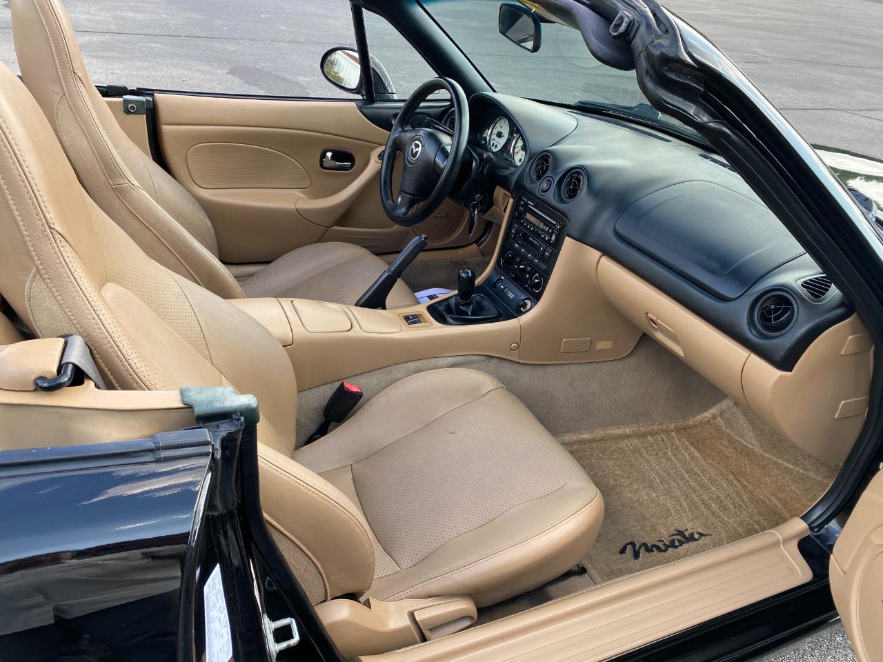Mazda MX-5 Miata Base 2001