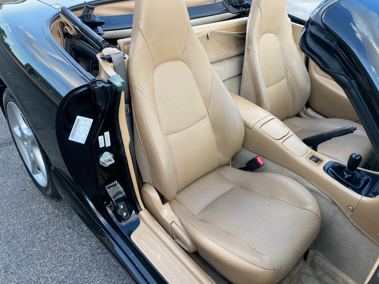Mazda MX-5 Miata Base 2001