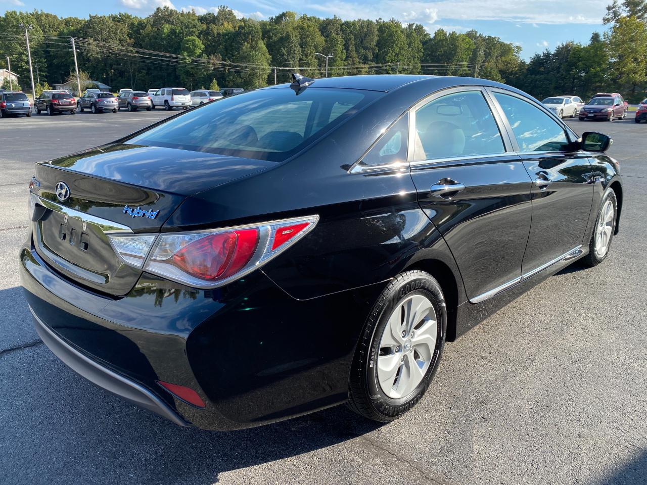Hyundai Sonata Hybrid Sedan 2015