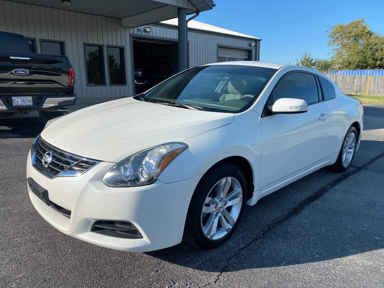Nissan Altima 2.5 S Coupe 2010