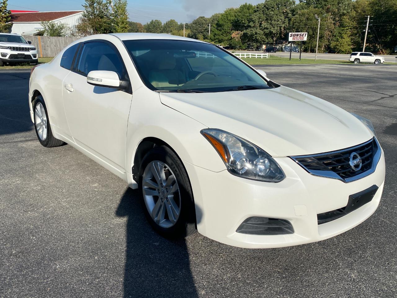 Nissan Altima 2.5 S Coupe 2010