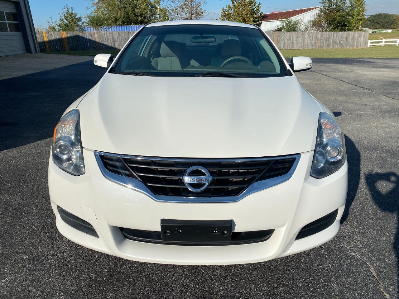 Nissan Altima 2.5 S Coupe 2010