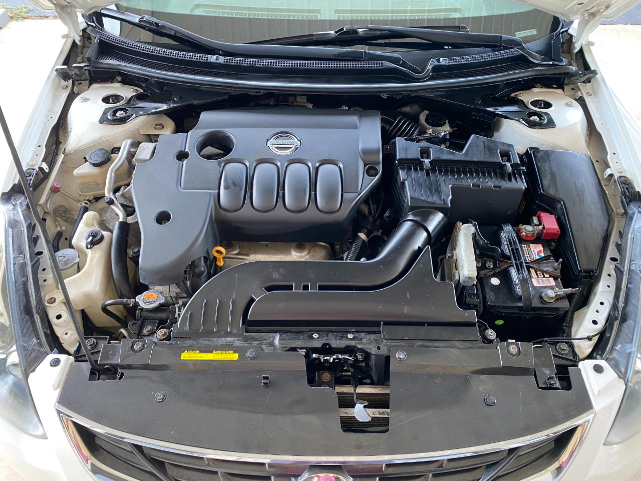 Nissan Altima 2.5 S Coupe 2010